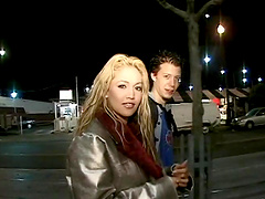 Amateur blonde sucks dick in bed and gets her cunt fingered