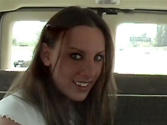 Randy cock sucking babe in the car getting her cunt fcked