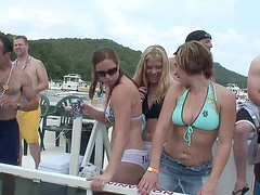 Marvelous babes with natural tits in bikini displaying her ass at the beach outdoor