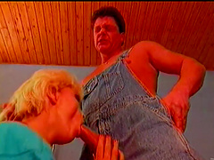 Amateur brunette gives a blowjob and gets her asshole smashed