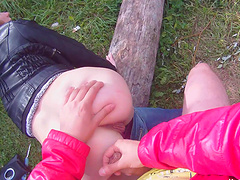 Amateur russian hottie receives a hot creampie after awesome outdoor fuck