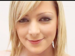 Babe pleasures her cunt alone in solo masturbation