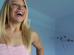 Alyssa Branch lets a dude eat her cunt in reality clip