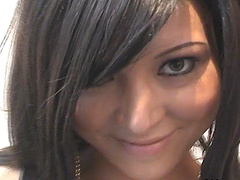 Randy babe in miniskirt in the kitchen toy fucking her pussy