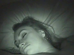 Randy babe gets cock in her mouth after sleeping in bed