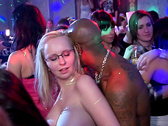 Curvy cowgirl coping up with massive dick hardcore doggy style in the club group sex