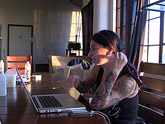 Punk pornstars Joanna and Moreta behind the scenes