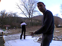 Amateur girlfriend Lida drops on her knees to suck a fat cock