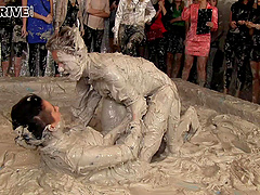 Dirty sluts Kirsten Plant and Regina fighting in a mud pit