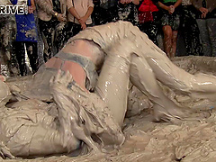 Dirty sluts Kirsten Plant and Regina fighting in a mud pit