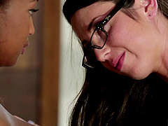 Ivy Sherwood and another girl know how to masturbate properly