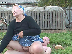 Horny granny takes cum in mouth after getting her muff thrilled hardcore outdoors