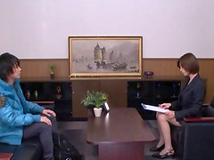 Office honey Akari Asahina grabs a dick and pleases it sexily