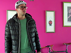 French maid Sensual Jane drops her panties to have a quickie