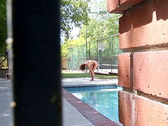 Sexy smiling GF takes her man to bed to get fucked