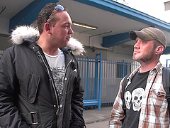 Vacationing dude lets another guy film him while banging a hooker