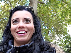 Super hot dark hair and a wet cunt on this amateur hardcore slut