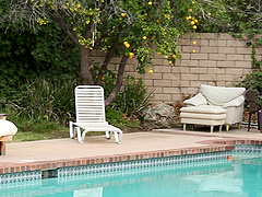 Blonde chick in chunky heels fucked in her bald pussy