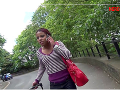 Interracial fucking on the bed between ebony Roxi and a lucky guy