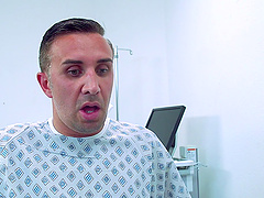 Patient with a big dick brings the penetration pleasure to sexy doctor