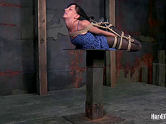 Amateur brunette Elisa Graves tied up and enjoys getting fucked