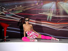 Sofia Fox enjoys while flashing her natural tits at the show