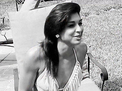 Curvy Valentina finally gets a good humping by the luxurious pool