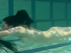 Amateur Russian babe Irina Barna loves to go swimming nude