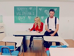Horny MILF Brandi Love offers her curves to a handsome hunk