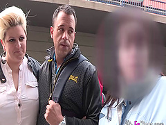 Amateur guy loves to have sex with two fat blondes. Salva da Silva