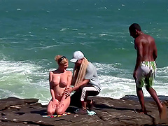 Anal threeway with cock-craving Aneta Smrhova at the beach