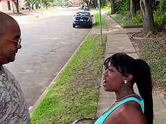 Ebony sugar Simone Chardonnay getting barebacked by her coal stud