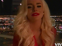 Courtney Stodden is a stunning blonde who loves showing off her tits