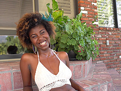 Daizy Cooper opens her black legs for an interracial fuck