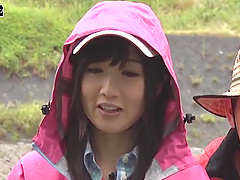 Ootsuki Hibiki seduces a guy for an outdoor sex game