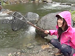 Ootsuki Hibiki seduces a guy for an outdoor sex game