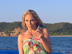 Justine Ashely and Diana Gold love riding a boner on a beach