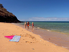 Justine Ashely and Diana Gold love riding a boner on a beach