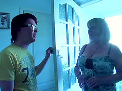 Mature slut Alisha Rydes gives a superb fellatio for the camera