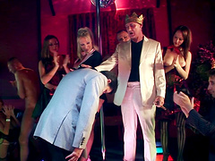 Emily X and Carmen Jay want to bounce on a couple of hard pricks