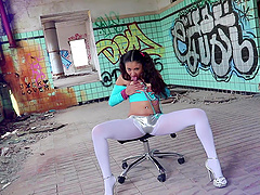 Amazing outdoor cock sucking with Jade and her bod Nick Moreno