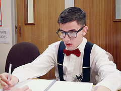 Rhiannon Ryder cannot resist a geeky fellow's erected dong