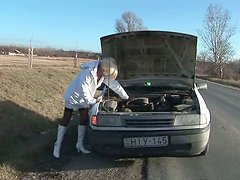 After having car trouble this kinky old granny sucks and fucks