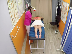 Helena Kramer attacked by a handsome masseur for a sex game