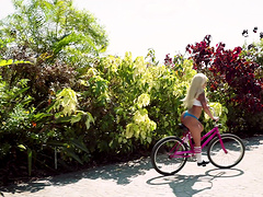 Brandi Bae's tight hole penetrated by an insatiable hunk