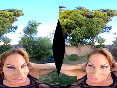 Mature slut Farrah Dahl wants to be plowed by a horny hunk