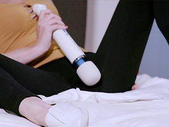 Pleasing her lesbian honey Jessica Rex with a vibrator and tongue