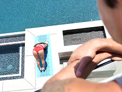 Flexible babe Davina Davis talks a friend into fucking her