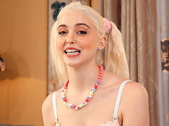 Stunning Chloe Cherry gets talked into sucking a stiff shaft