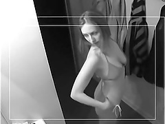 Hot babe needs more than a dildo to reach a mind blowing orgasm